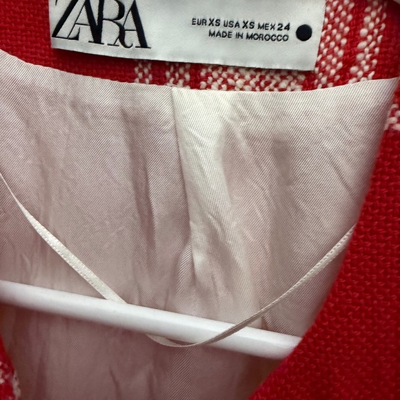 Zara Red & Cream Plaid Button-Front Vest - Picture 2 of 6